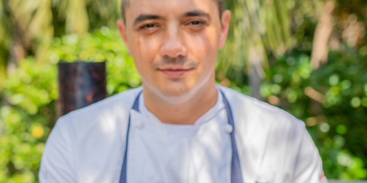 26647_Chef Julien Royer from Odette at Soneva Fushi - Flying Sauces